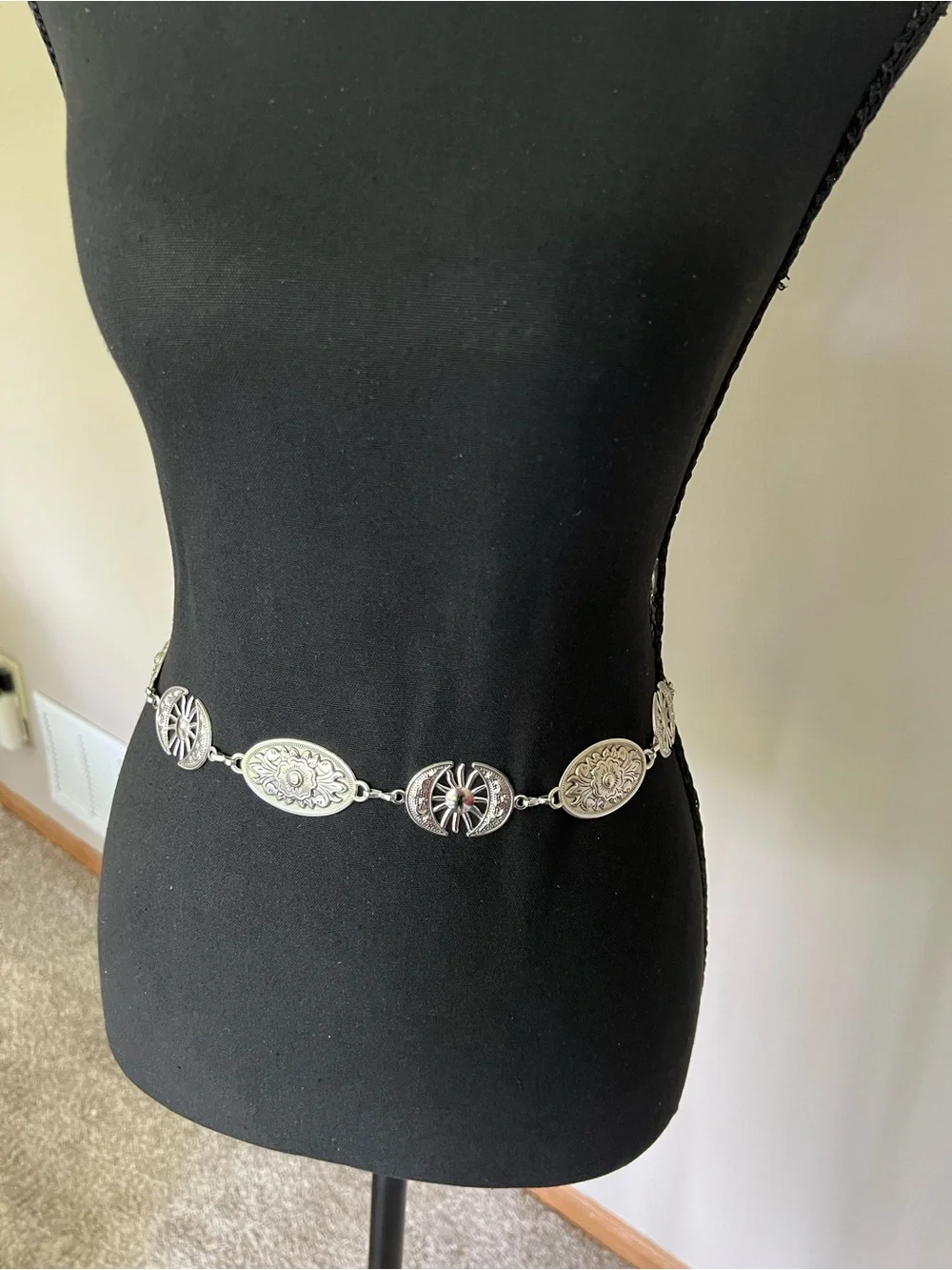 Silver-Tone Floral Linked Waist Chain Belt - Women Accessories